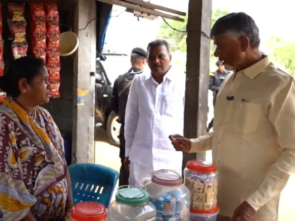Chandrababu Stops Convoy, Visits Baddi Shop