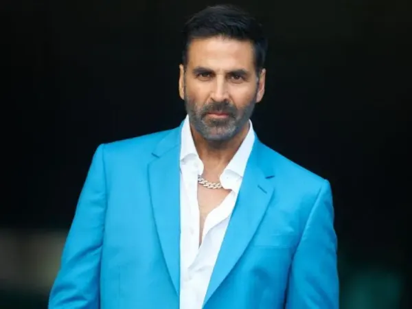 Akshay Again Making Blunders: Too Many Too Soon