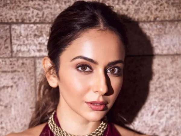 Most Evil Role: Priyanka Rejects, Rakul Accepts!