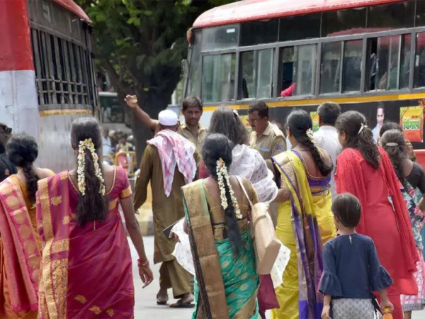 Free Bus To Cost 3,182cr Per Year: Various Opinions
