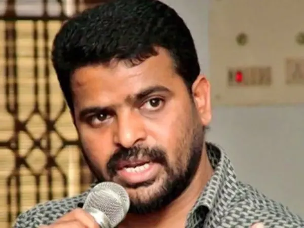 Ban on Reviews Backfire: Director Cries Foul