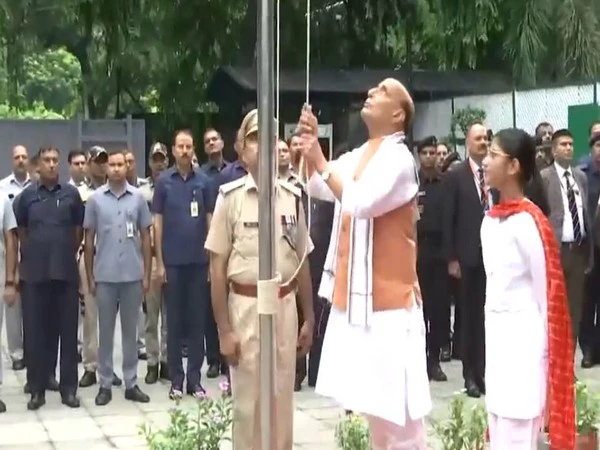 Rajnath Singh hoists national flag; Amit Shah, Rahul Gandhi arrive at Red Fort ahead of PM's address