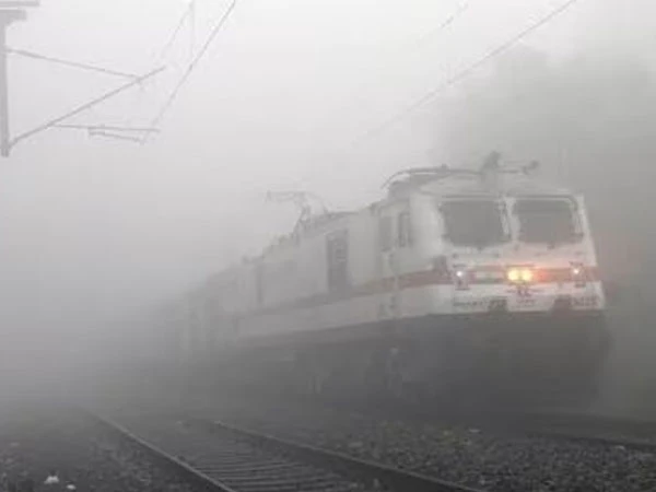 Many Long-Distance Trains May Be Canceled This Winter! Despite Spending ₹700 Crores on Fog Devices, Railways Offer Excuses