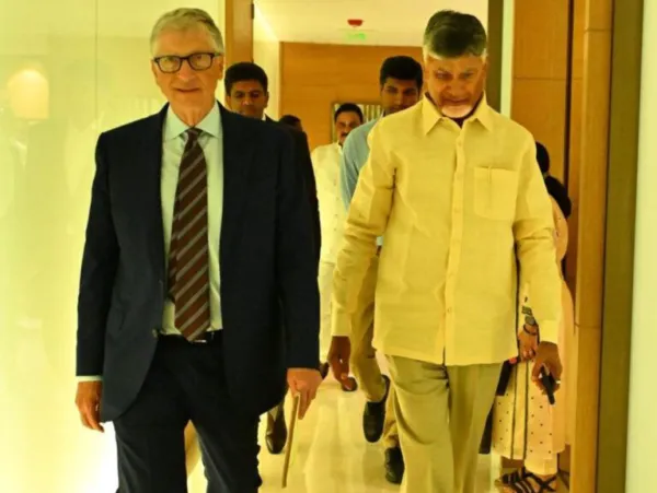 Old Friends CBN & Bill Gates Meet in Delhi
