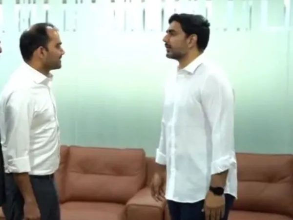 Ex-YSRCP Troll Now Clicks Pics With Lokesh!