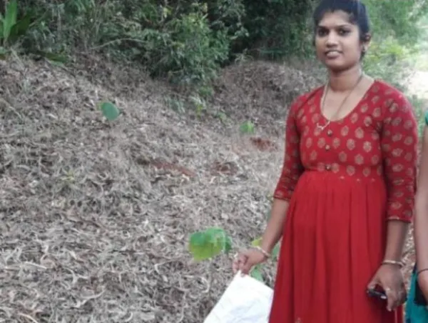 ನಿಟ್ಟೆ :ಕಸ ಹಾಕಿದವರಿಂದಲೇ ವಿಲೇವಾರಿ : ನಿಟ್ಟೆ ಗ್ರಾ.ಪಂ. ಸದಸ್ಯೆಯ ದಿಟ್ಟತನಕ್ಕೆ ಮೆಚ್ಚುಗೆ