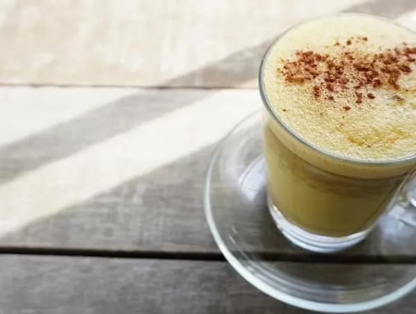 Turmeric Milk Benefits: Is it okay to drink turmeric milk just before bed? Learn what experts say.