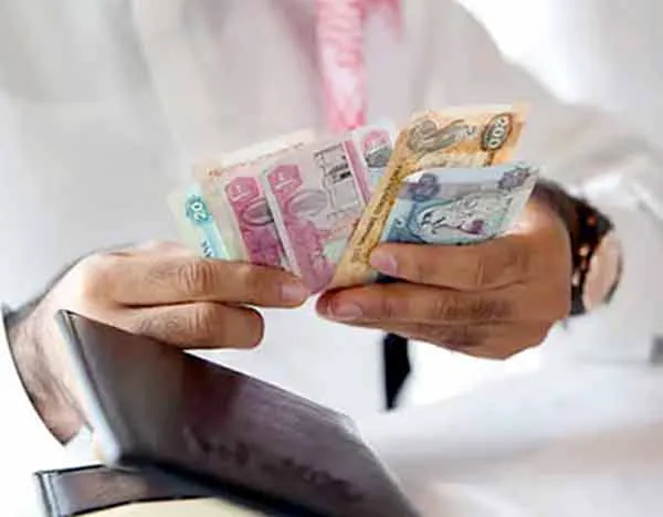 متحدہ عرب امارات میں نجی کمپنیوں کیلئے تنخواہیں وقت پر دینا لازمی قرار
