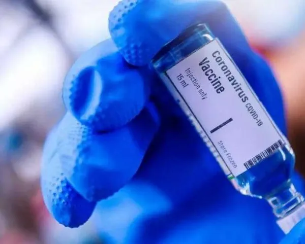 కొవిడ్ వ్యాక్సిన్ తీసుకోని ఫ్రంట్ లైన్ వారియర్స్కు నోటీసులు