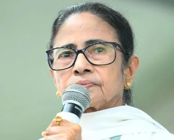 মমতার নিশানায় কংগ্রেস ও বিজেপি, ইডি ও সিবিআই ইস্যুতে সুর চড়ালেন তৃণমূল নেত্রী