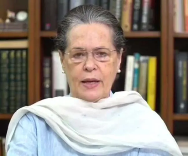 कृषि क़ानून बजट सत्र से पहले विपक्ष संग रणनीति बनाएँगी: सोनिया गाँधी