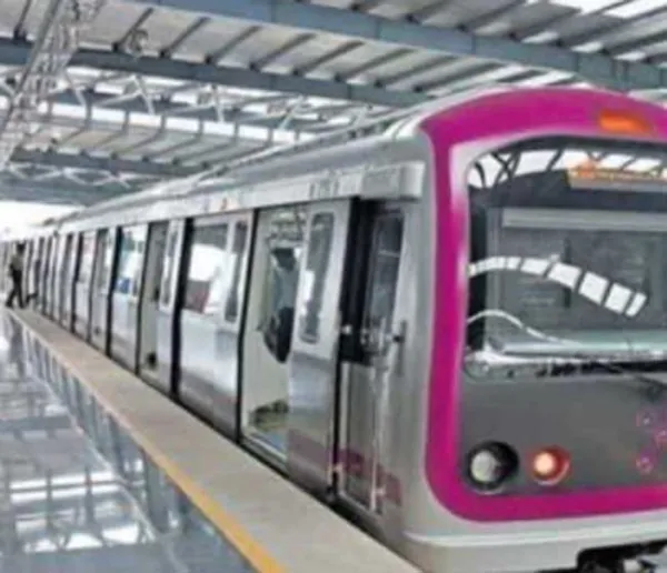 బెంగళూరులో మెట్రో సర్వీసుల తగ్గింపు