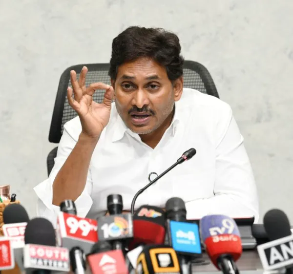 వైఎస్సార్ మరణంపై జగన్ కొత్త వ్యాఖ్యలు.. మళ్లీ సెంటిమెంట్ రాజకీయాలేనా?