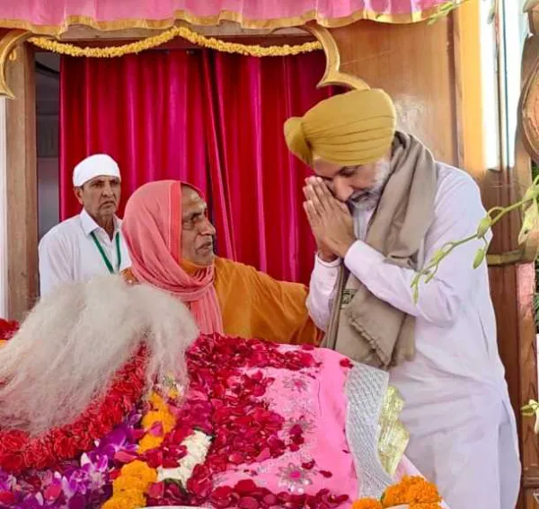 ਮੈਂਬਰ ਪਾਰਲੀਮੈਂਟ ਸਤਨਾਮ ਸਿੰਘ ਸੰਧੂ ਨੇ ਦੋਆਬਾ ਵਿੱਚ ਕੁੜੀਆਂ ਦੀ ਸਿੱਖਿਆ ਨੂੰ ਹੁਲਾਰਾ ਦੇਣ ਵਿੱਚ ਵਡਮੁੱਲਾ ਯੋਗਦਾਨ ਦੇਣ ਲਈ ਬ੍ਰਹਮ ਸਰੂਪ ਧਾਮ ਪੋਜੇਵਾਲ ਦੀ ਕੀਤੀ ਸ਼ਲਾਘਾ