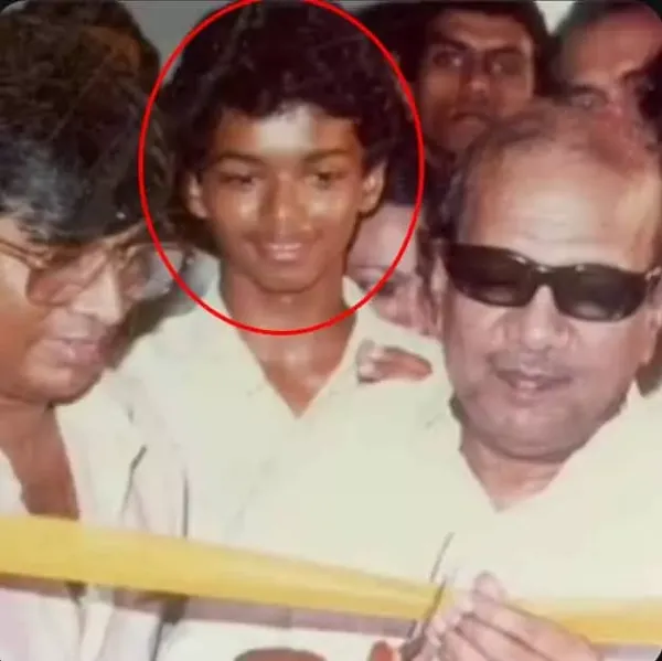 సోషల్ మీడియాలో వైరల్ అవుతున్న విజయ్ ఫొటో