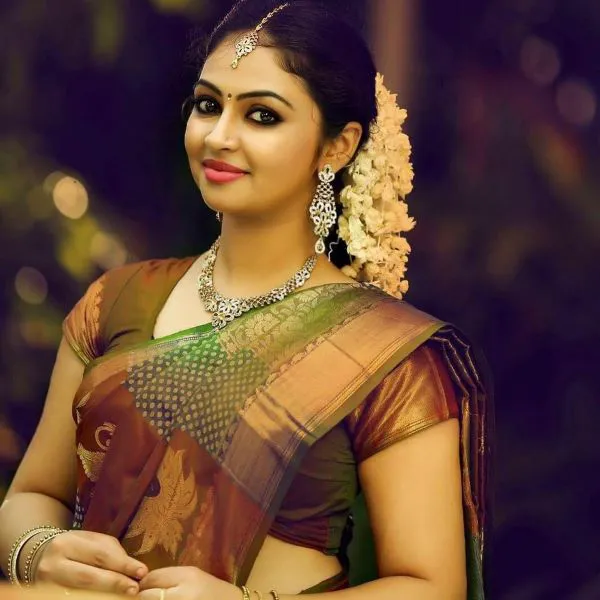 விபத்தில் சிக்கிய 'சைத்தான்' நடிகை. தீவிர சிகிச்சை பிரிவில் அனுமதி!