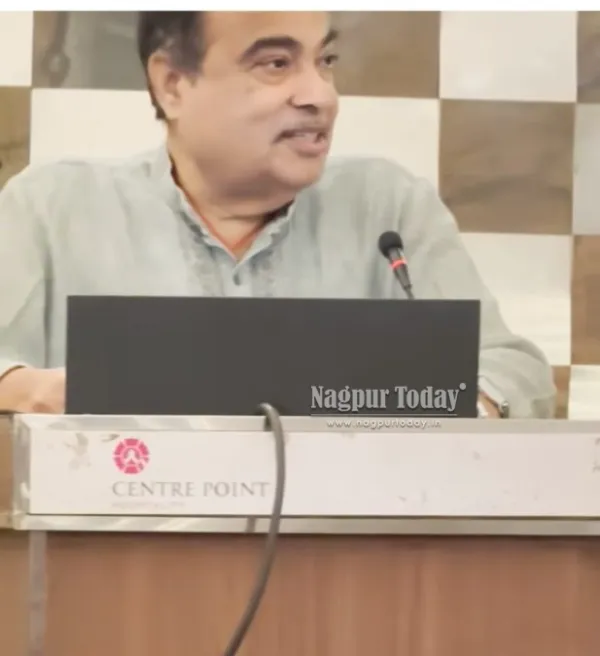 Gadkari Calls Out His Own Party Corporator Over Road Digging Signboard in Nagpur