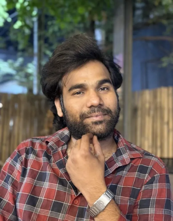 నా గురించి చెప్పి.. నన్ను హగ్ చేసుకున్నారు. ఆ మూమెంట్ ఎప్పటికీ మర్చిపోలేను - 'తిమ్మరాజుపల్లి టీవీ' నటుడు లతీష్