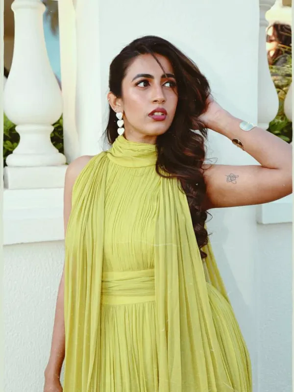 కొణిదెల నిహారిక: ఫ్రేమ్ మారినా, గ్లామర్ మాత్రం అలాగే..