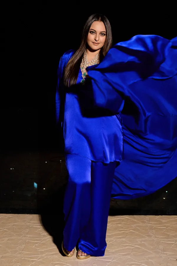 Sonakshi Sinha Slams Paps As Katrina's Pregnancy Pics From Her Balcony Go Viral