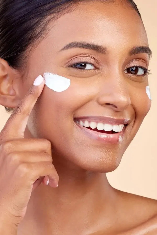 Niacinamide Serum Benefits and How to Use It Daily