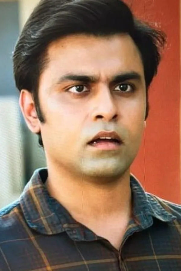 Panchayat Star Jitendra Kumar Replaces Vikrant Massey As Bablu Pandit In Mirzapur The Film