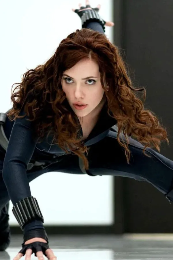 Scarlett Johansson In Talks To Replace Zoe Kravitz As 'Catwoman' In The Batman Part 2