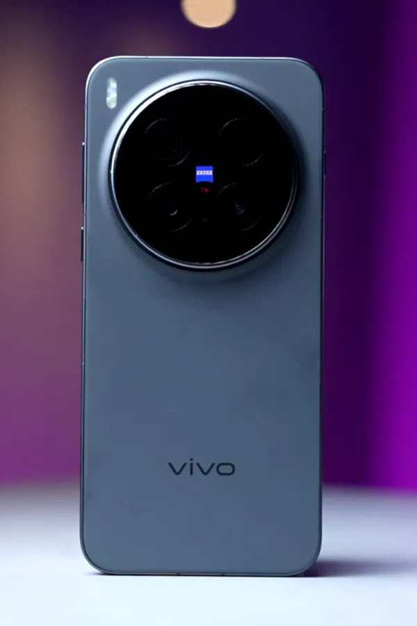 Vivo X300 Pro: A Brilliant Camera That Happens to be a Smartphone