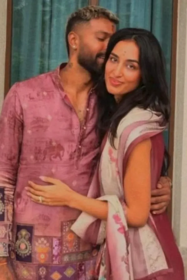 Are Hardik Pandya & Mahieka Sharma Engaged? Fans Spot Shiny Diamond Ring on Her Finger