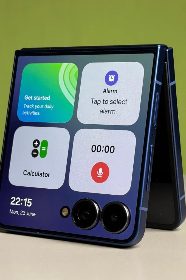 Samsung Galaxy Z Flip 7 Review: 7 Things You Need to Know