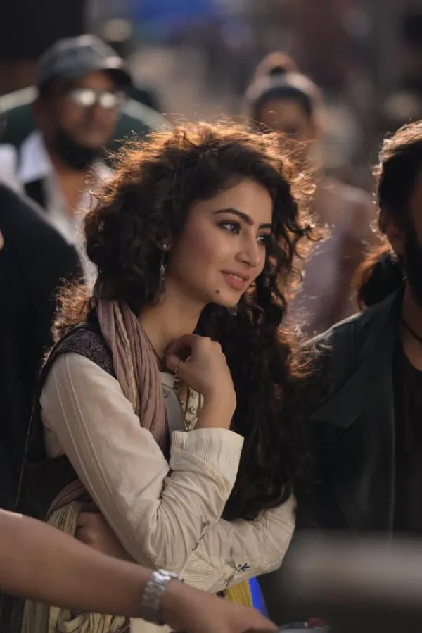 Not Kiara Or Aneet Padda, Dhurandhar's Yalina AKA Sara Arjun To Play Madhubala In Her Biopic