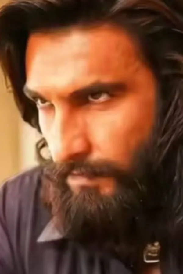 Ranveer Singh Dances To Farhan Akhtar's Song 'Gallan Goodiyaan' At NMACC Amid Dhurandhar: The Revenge Success