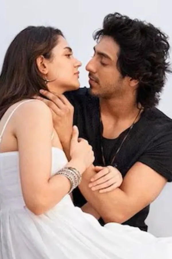 'They Are Not Yet Official...' KJo Calls Aneet Padda & Ahaan Panday Bollywood's 'It Couple'