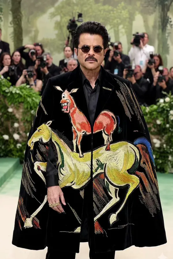 Anil Kapoor With Majnu Bhai's Painting Look At Met Gala Has People In Splits But Here's Twist