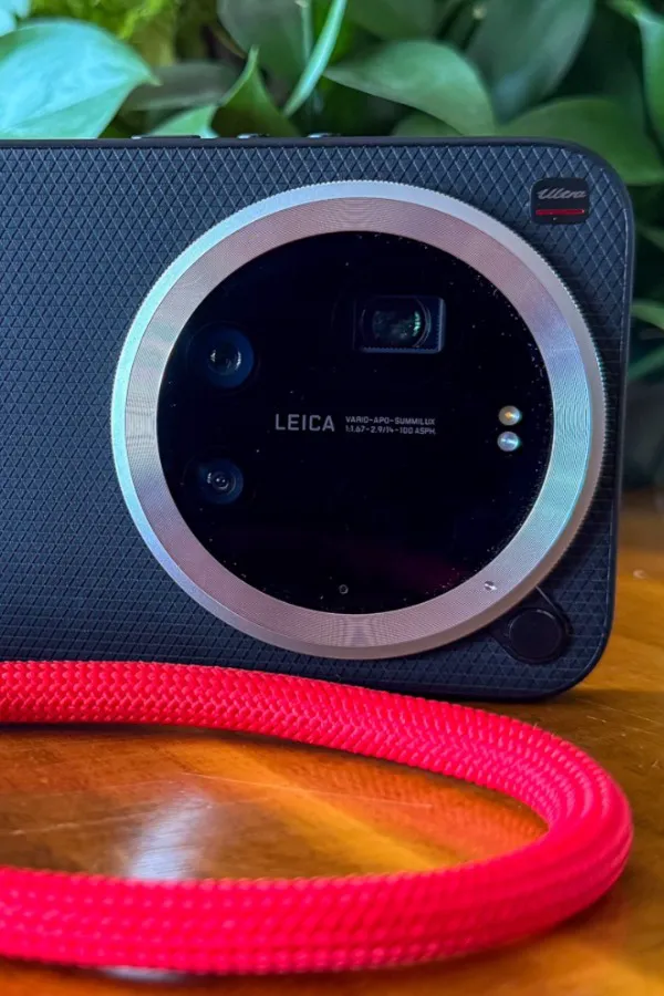 Xiaomi 17 Ultra Review: Xiaomi's Wild Camera Flagship Goes All In