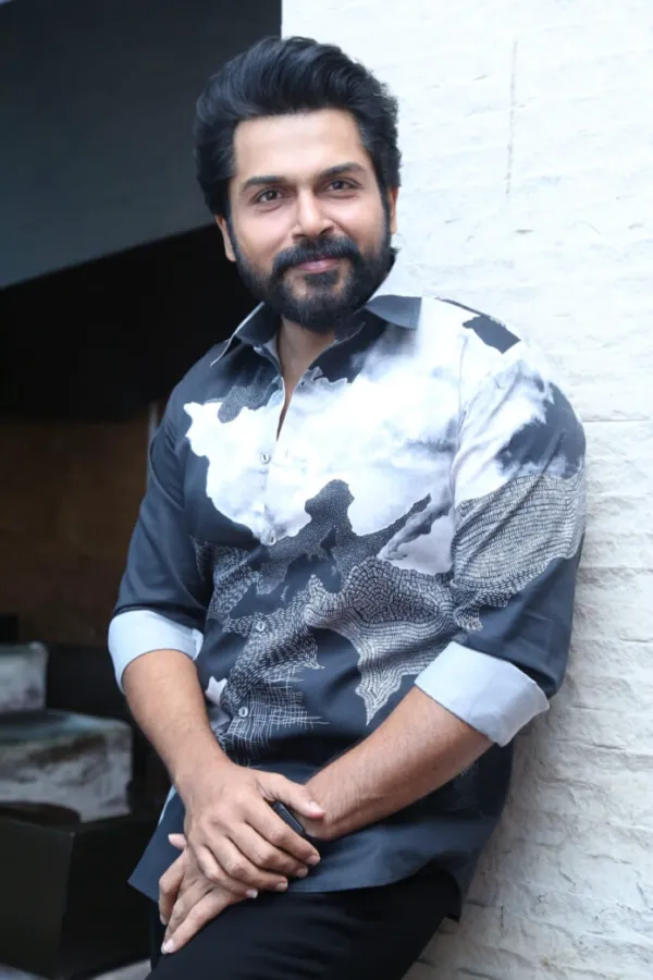 "Annagaru Vostaru blends vintage mass-commercial style with a fresh presentation"- Hero Karthi