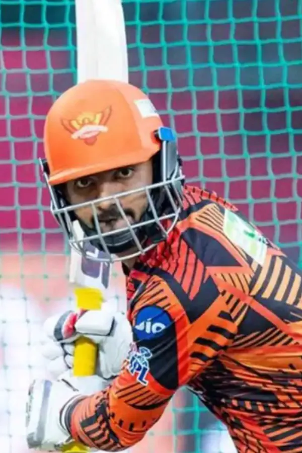 MI vs SRH: Salil Arora's 'No Look' Six Against Jasprit Bumrah Was the Highlight of the Game