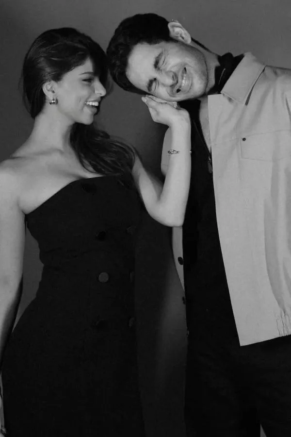 Suhana Khan Drops A Goofy Pic With Rumoured Boyfriend Agastya Nanda & It's Unmissable