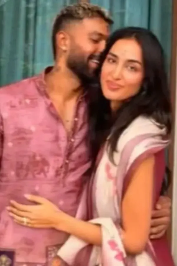 Hardik Pandya Blasts Paparazzi for 'Inappropriate' Photo of Mahieka Sharma