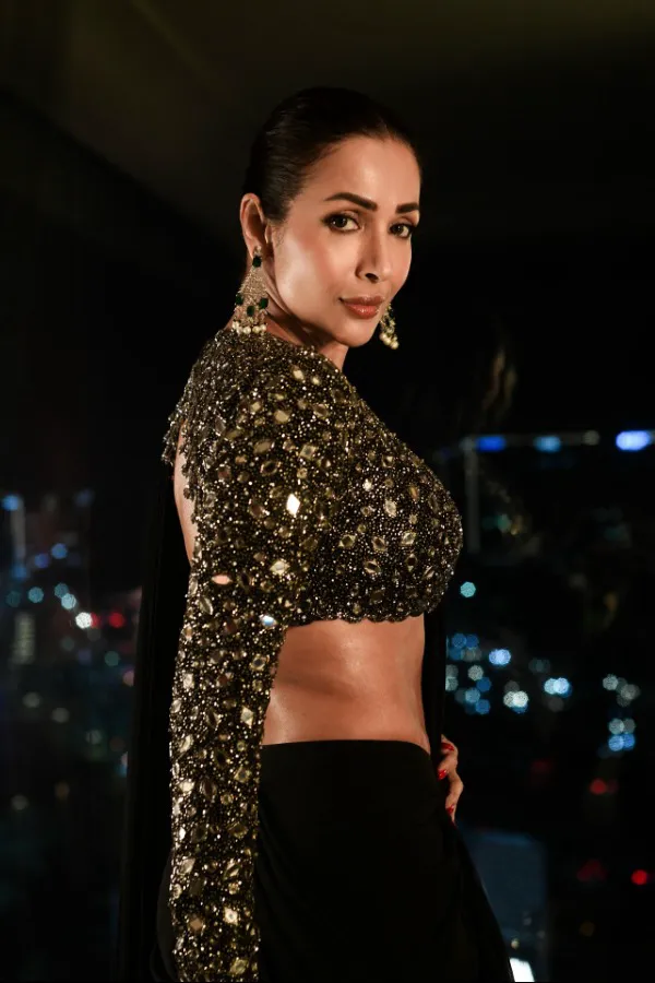 Amid 'Vanity Van Row,' Navjot Singh Sidhu Claims Malaika Arora Has An Entourage Of 56 People