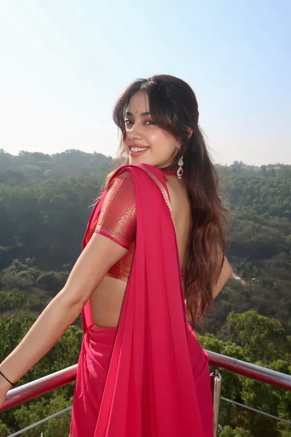 When Janhvi Kapoor Found Her Pics On P*rn Sites In School; Says, 'I'm Not At Peace With It'