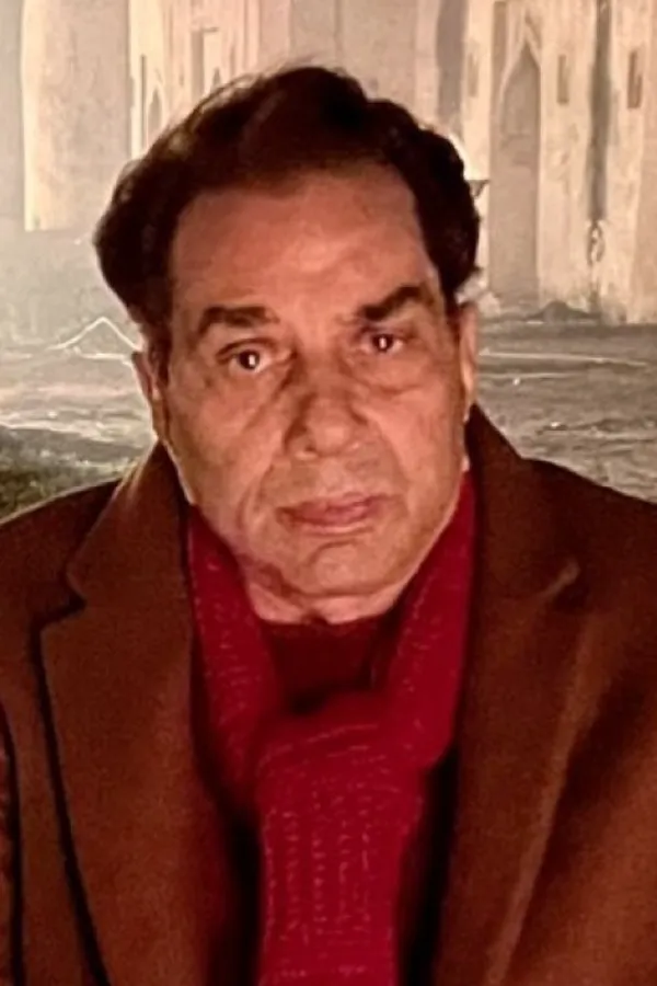 Why Did Dharmendra Get The He-Man Of Bollywood Title? Here's The Movie That Made It Happen