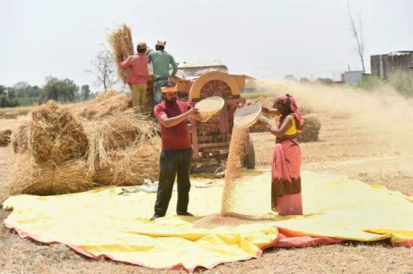 ರೈತರ ಖಾತೆಗೆ 6 ಸಾವಿರ ರೂ. ಜಮಾ: ಯೋಜನೆಗೆ ನೋಂದಾಯಿಸಲು ಕೃಷಿಕರಿಗೆ ಮಾಹಿತಿ