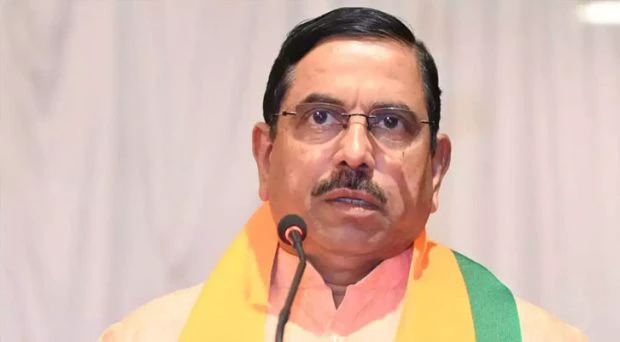 Hubli;ತರಾತುರಿಯ ಡಿಸಿ ವರ್ಗಾವಣೆಯು ಸಿಎಂ ಭ್ರಷ್ಟಾಚಾರವನ್ನು ಸಾಬೀತುಪಡಿಸಿದೆ: ಪ್ರಹ್ಲಾದಜೋಶಿ