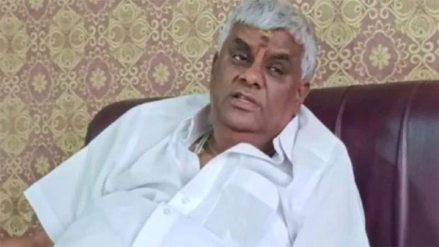 ಏನು ತಪ್ಪು ಮಾಡದಿದ್ದರೂ ಶಿಕ್ಷೆ: ಜಿಟಿಡಿ ಮುಂದೆ ರೇವಣ್ಣ ಕಣ್ಣೀರು