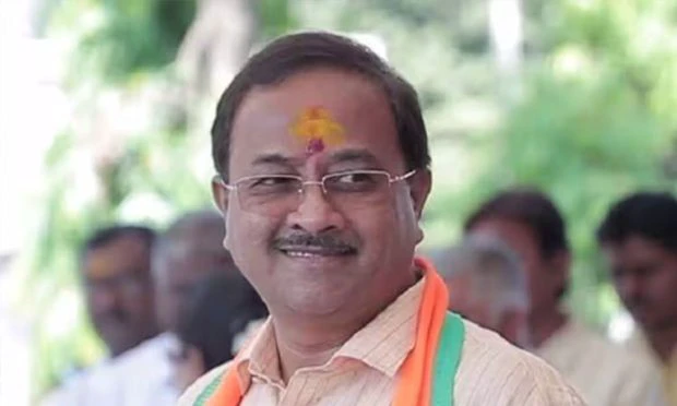 LS polls: ಸಾಮಾಜಿಕ ಜಾಲತಾಣದಲ್ಲಿ ಸುಳ್ಳು ಪೋಸ್ಟ್‌; ಆಯೋಗಕ್ಕೆ ಜೊಲ್ಲೆ ದೂರು