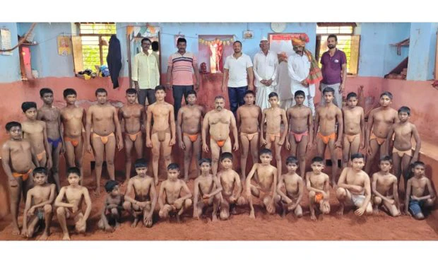 Rabkavi Banhatti: ಶತಮಾನದ ಸೋಮವಾರಪೇಟೆ ಸಮಸ್ತ ದೈವ ಮಂಡಳಿಯ ಗರಡಿ ಮನೆ