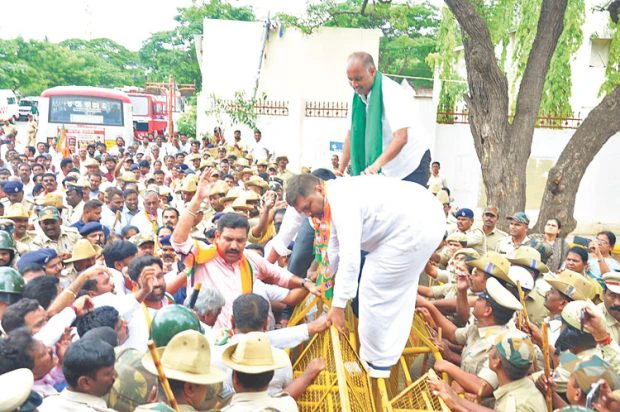 CT Ravi; ವಾಲ್ಮೀಕಿ ಅಭಿವೃದ್ಧಿ ನಿಗಮ ಅಕ್ರಮಕ್ಕೆ ಹನಿ ಟ್ರ್ಯಾಪ್‌ ನಂಟು