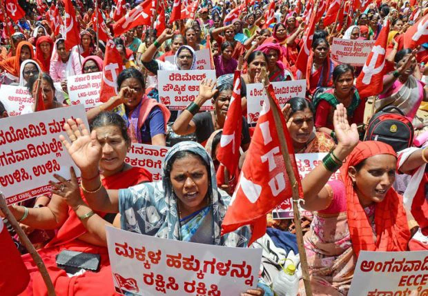 ಅಂಗನವಾಡಿ ಕೇಂದ್ರದಲ್ಲೇ ಪೂರ್ವ ಪ್ರಾಥಮಿಕ ಶಿಕ್ಷಣ ಜಾರಿಗೆ ಒತ್ತಾಯ