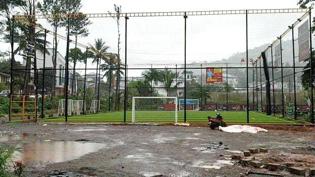 പെര്മിറ്റില്ലാതെ പ്രവര്ത്തിച്ച ടര്ഫുകള്ക്ക് നോട്ടീസ് നല്കി